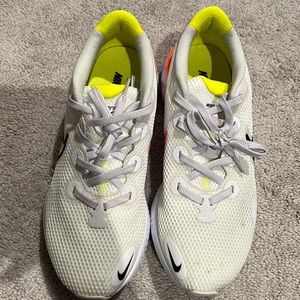 Woman's Nike Renew size 9.5